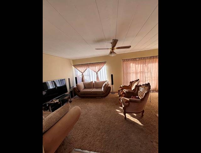 2 BEDROOM DUPLEX FOR SALE IN DORANDIA